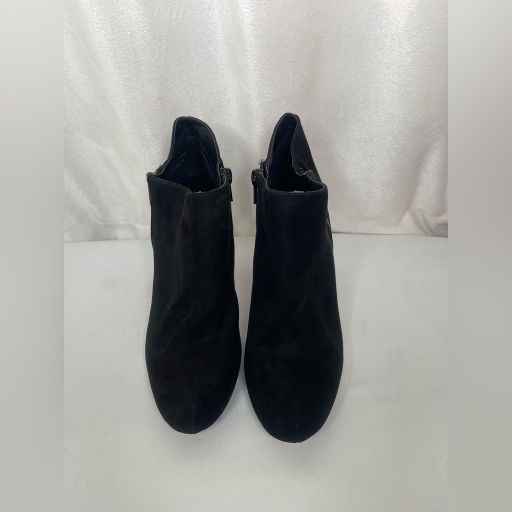 Steve Madden ankle blacks suede boots size 6,5